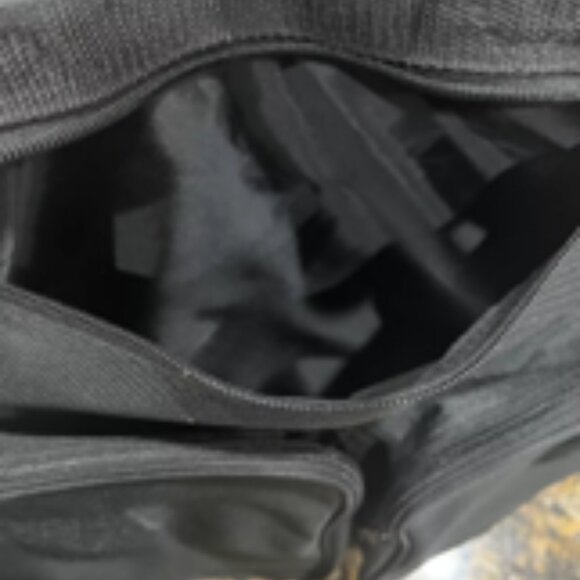 Tupperware branded travel bag - Picture 3 of 4